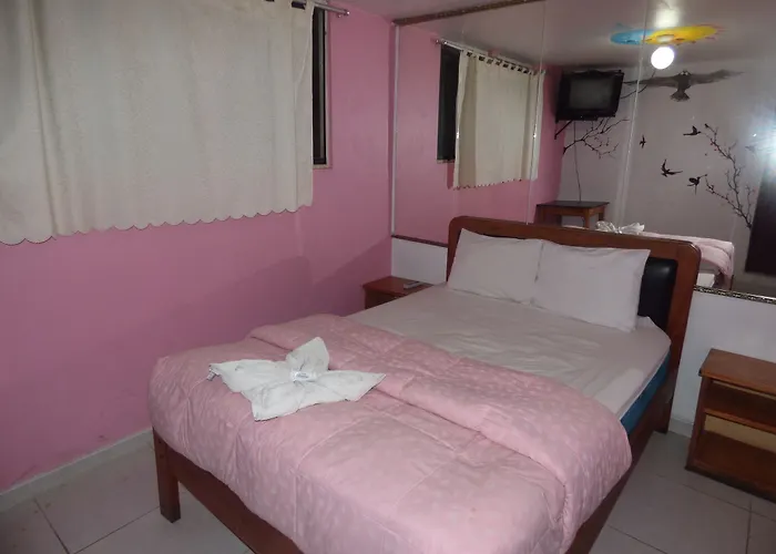 Peruvian Hostal Plaza De Armas